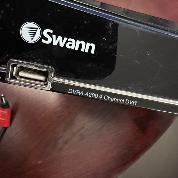 swann dvr4-4200 4 channel dvr
Item works turns on.
Make An offer need to sell - Picture 8 of 10